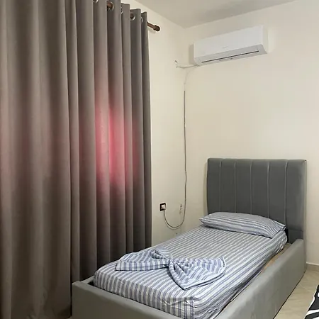 Holiday Home בית נופש *